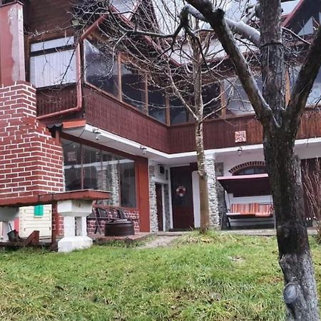 브레조이 Casa Colt De Rai 빌라 외부 사진