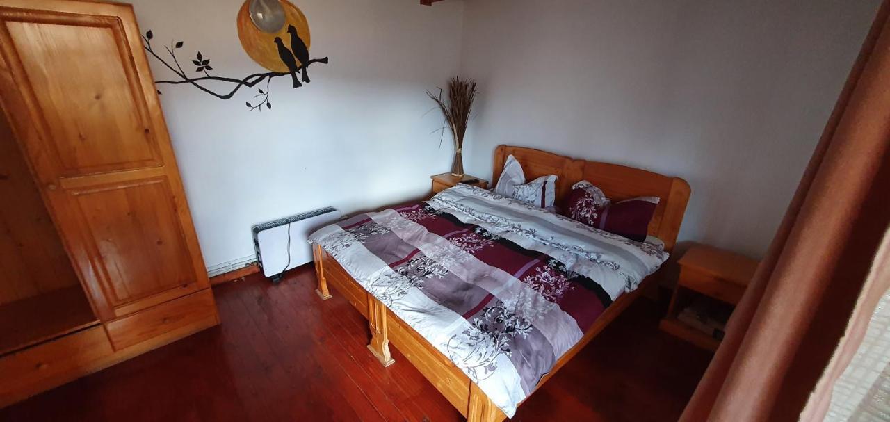 브레조이 Casa Colt De Rai 빌라 외부 사진