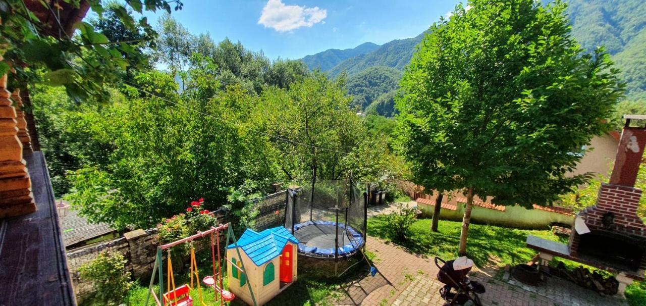 브레조이 Casa Colt De Rai 빌라 외부 사진