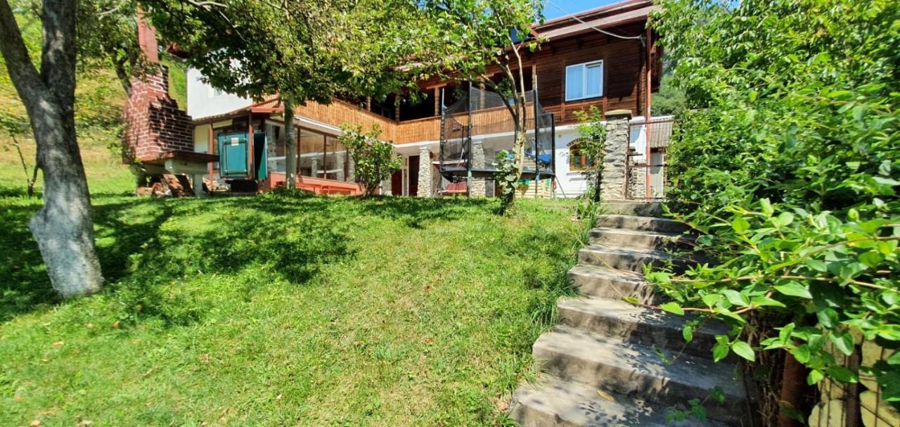 브레조이 Casa Colt De Rai 빌라 외부 사진